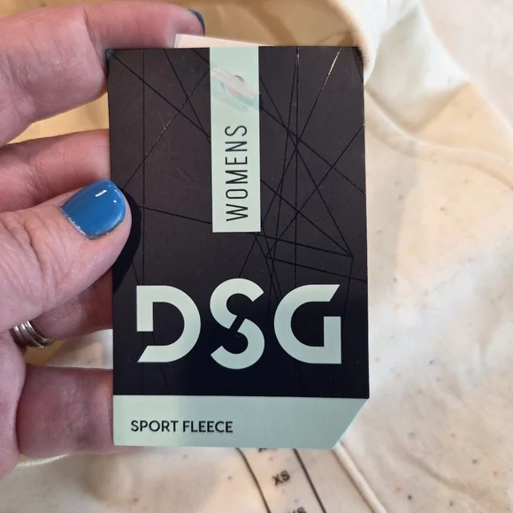 DSG Women's Sport Fleece Mid-Rise Shorts in Bright Sand Nep XS New Running Walk - Picture 6 of 10